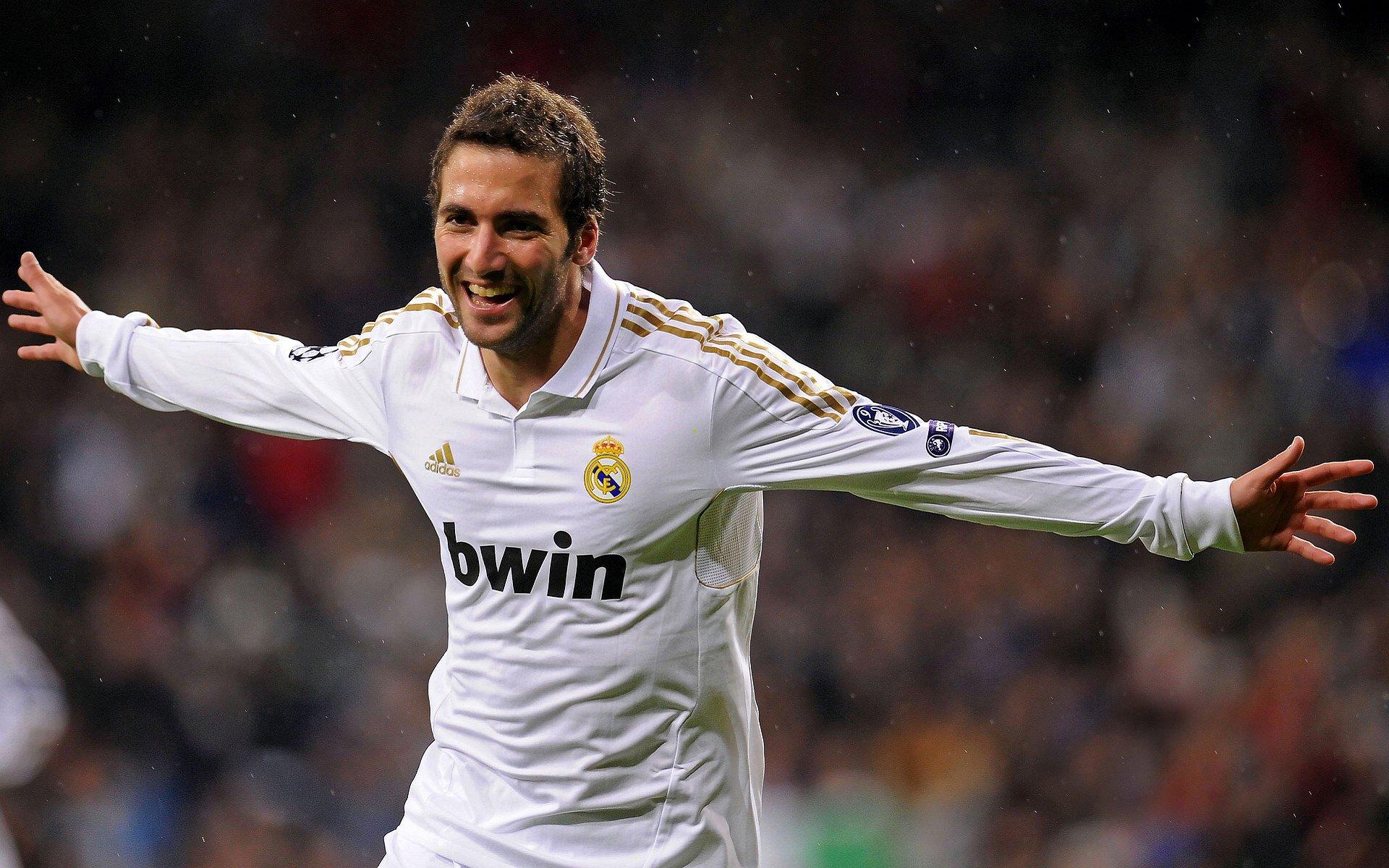 C罗梅开二度助利雅得胜利逆转取胜 葡萄牙巨星再显王者风范