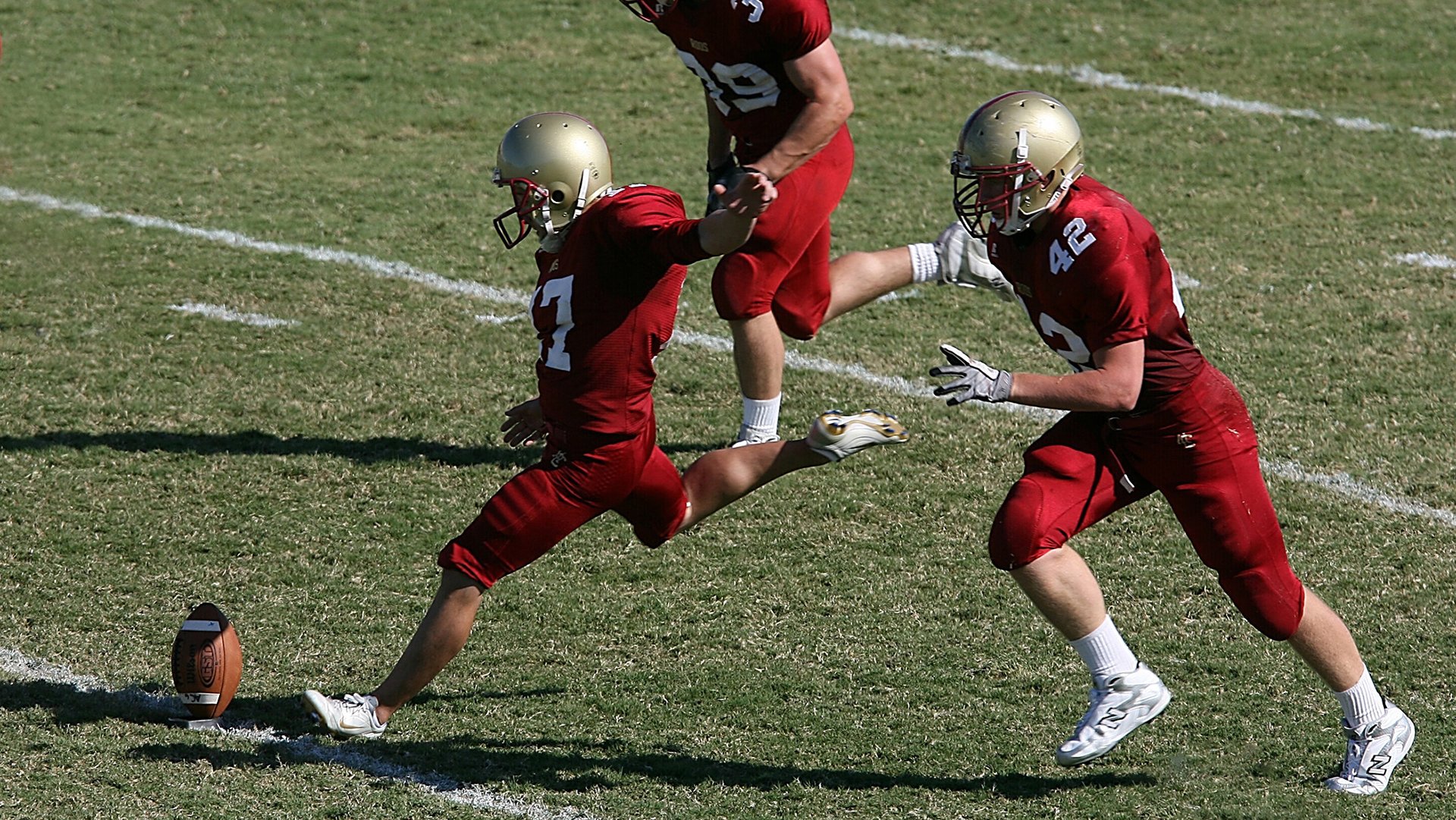 中国速度滑冰队再创佳绩 小将王雪勇夺世界杯分站赛冠军